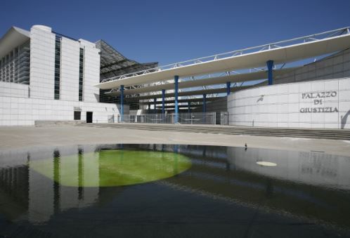 Archisio - Lavoro di Giovanni Lattanzi - Dal 2004 giovanni si infatti specializzato nelle tecniche avanzate di ripresa di paesaggio soprattutto quelle di fotografia notturna luce lunare via lattea startrail light painting riuscendo