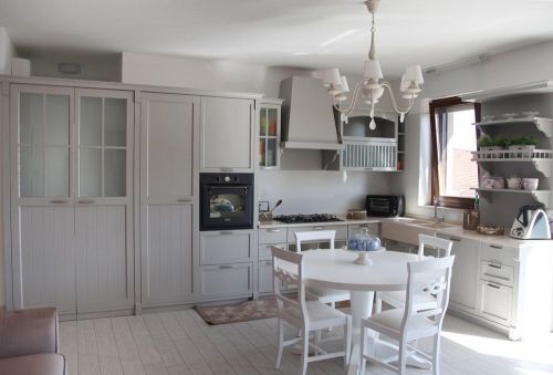 Archisio - Lavoro di Falegnameria Mastrodonato - La falegnameria mastrodonato srl un azienda che opera nel settore dellarredamento privato e commerciale unazienda giovane e dinamica con una forte spinta motivazionale nella soddisfazione