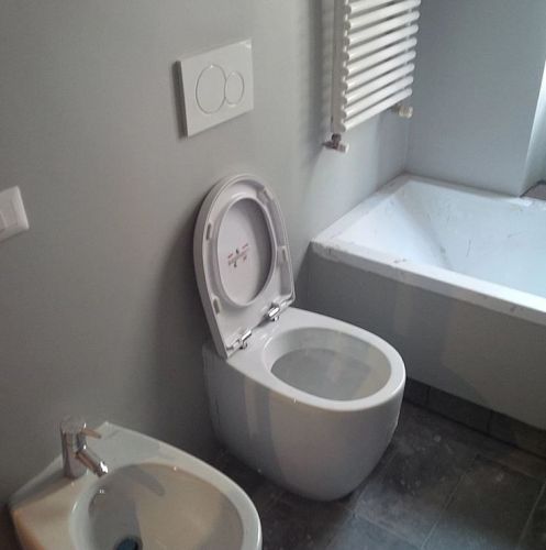 Archisio - Lavoro di Marco Tirotta - La mia passione nasce dallesperienza maturata in 10 anni di attivit che mi ha portato a rivedere il concetto di ristrutturazione e di interni Il mio lavoro si basa su un attenta selezione di prof