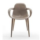 Archisio - Showroom di Enrico Pellizzoni Leather Design - Nata da unesperienza quasi centenaria nella lavorazione di cuoio e pelle la enrico pellizzoni produce mobili sedie e poltrone che nascono dalle mani di esperti artigiani nella grande tradizione del