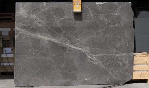 Archisio - Showroom di F65 Design - Bufalini sempre stato sinonimo di marmoLa storia di carrara marble e il nome bufalini sono sempre andati di pari passo La famiglia bufalini attiva nellindustria del marmo e della pietra da