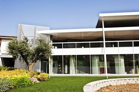 Archisio - Progetto di Studio Merlini - Riguardo a noiIl nostro ufficio propone idee di design che mettono in relazione gli edifici con lambiente circostante e creano nuovi oggetti architettonici seguendo i tempi moderni Gli interni s