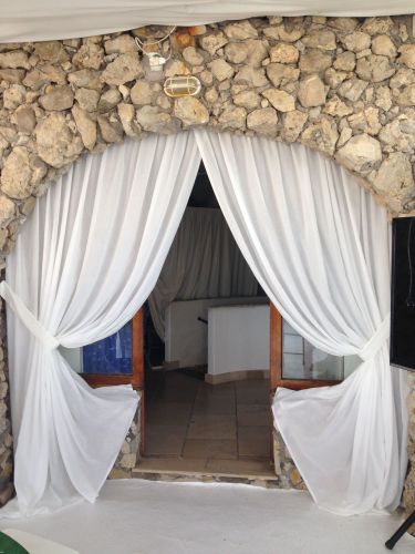 Archisio - Lavoro di Decordomus Tappezzeria Capri - Valentino abate tappezziere a capri dal 1997 Esperienza e passione per tessuti decorazioni stoffe e ricami personalizzati Queste sono le parole necessarie per descrivere la mia attivit decordo