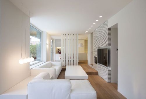 Archisio - Lavoro di Artigiana Legno - Artigiana legno nasce trentanni fa come piccola bottega di falegnameriaIn questi anni lesperienza e la competenza di artigiana legno divenuta un sicuro punto di riferimento per la realizza