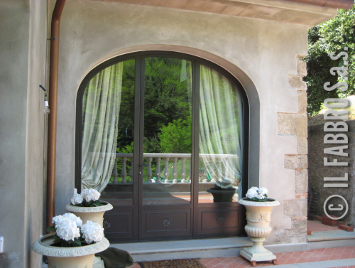 Archisio - Lavoro di Il Fabbro Di Venezia Mario C Sas - Il fabbro sas Di venezia mario c lavora con provata esperienza nel campo degli acciai e della lavorazione del ferro antico e modernoTi offriamo-esperienza-affidabilit-lavorazioni ar