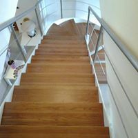 Archisio - Showroom di Mp Arredamenti - Mp arredamenti opera nel settore del legno e nella produzione e vendita di mobili su misura con continui investimenti in programmi e macchinari oltre che lo sviluppo di nuovi processi produttivi estr