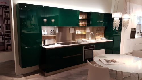 Archisio - Showroom di Marrozzini Arredamenti - Dalla passione per il legno e le sue infinite applicazioni giovanni marrozzini negli anni 60 crea un piccolo laboratorio di falegnameria dopo essere stao a bottegasin da ragazzo nelle falegn