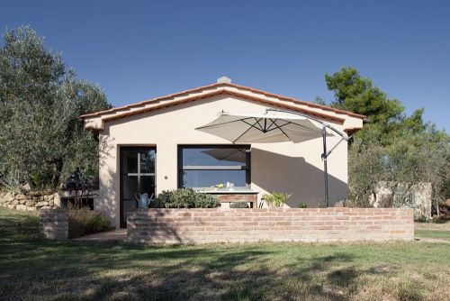 Archisio - Lavoro di Giacomo Ciolfi - Fotografo di architettura e di interni - Lavoro con privati aziende studi di architettura strutture ricettive bb