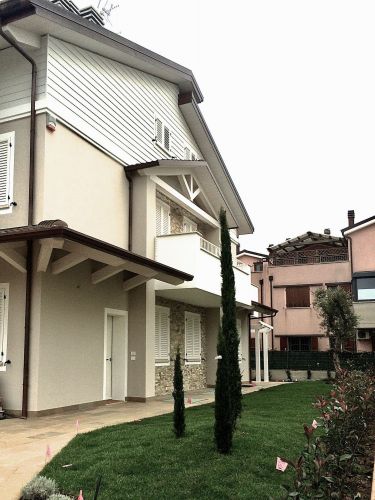 Archisio - Progetto di Studio Zavaglia Torri Serra Associati - Lo studio si compone di tre geometri progettistiDavide zavaglia davide torriLa nostra associazione professionale si occupa della progettazione e direzione lavori architettonica di nuovi edifi