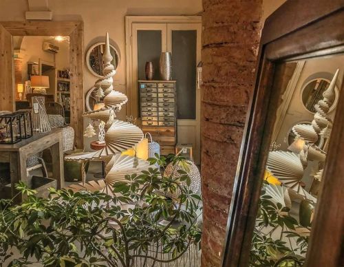 Archisio - Showroom di Inventoom - Inventoom una realt italiana nata dallidea di combinareVari stili e materiali per creare nuovi oggetti di arredamentoEleganti esclusivi ma accessibiliLavorazioni e finiture fatte a