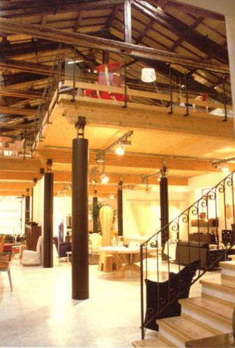 Archisio - Showroom di Casa Arredo Studio - Dal 1960 casarredo interpreta le diverse esigenze dellabitare in modo creativo ed esclusivoLaccostamento tra moderno e classico entrato nella storia del design con il termine fusion da s