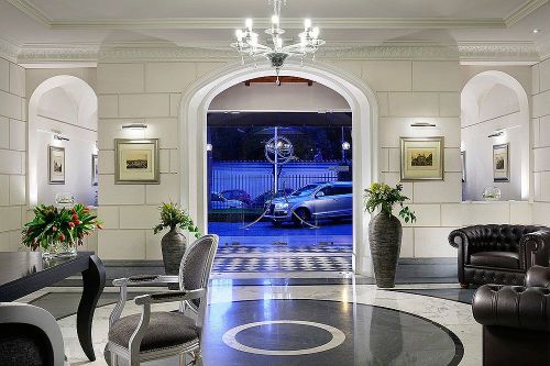 Archisio - Progetto di Danilo Mezzanotte - Arredo design forte della sua decennale esperienza rappresenta oggi un importante nucleo produttivo ed un punto di riferimento per gli operatori del settore alberghiero Una moderna ed efficiente or