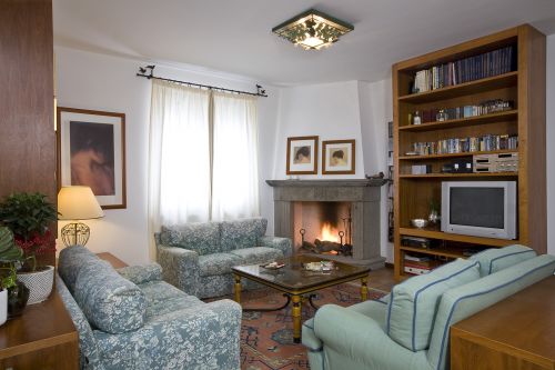 Archisio - Showroom di Bottega Michelangeli - La bottega michelangeli erede di una dedizione alla falegnameria che si tramanda dalla fine del 1700 opera ad orvieto creando oggetti e arredi dallo stile unico che esaltano la materia legno attrav