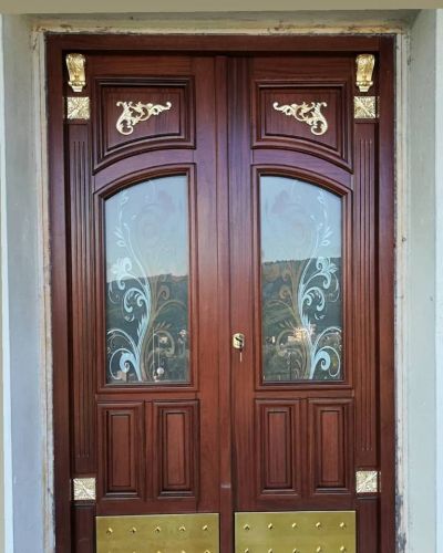 Archisio - Lavoro di Legno Quattro - Produzione di serramenti e porte in legno massello e lamellare produzione di arredi su misura