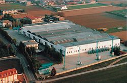 Archisio - Lavoro di Gru Cattaneo Edilcommerciale 1 - Vendita al dettaglio su prodotti come bagni autopulenti box capannoni artigianali o prefabbricati ceramiche gru a montaggio rapido gru idrauliche scale in acciaio tettoie prefabbricate e molto