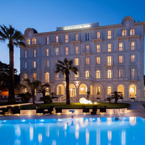 Archisio - Lavoro di Eg Edilizia Generale Galasso - Ristrutturazioni edili e di facciata con noleggio piattaforme ed installazione ponteggiEg Galasso unimpresa edile specializzata nei lavori su piattaforme aeree nella manutenzione ordinaria e