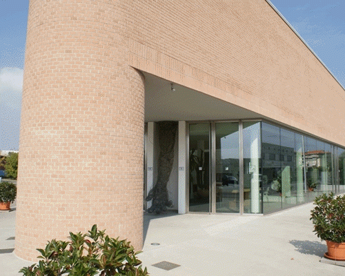 Archisio - Progetto di Mangiavacchi Architetti Studio Associato - Nati a grosseto fabio nel 1964 massimo nel 1974 e laureati in architettura firenze entrambi con tesi sul territorio di roselle luna sul parco archeologico ed il tino di moscona 1993 - di c