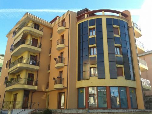 Archisio - Lavoro di Chillocci srl - Impresa edile costruzione di edifici a destinazione residenziale e commerciale