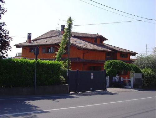 Archisio - Progetto di Roberto Crespi - Si laurea in architettura al politecnico di milano ed iscritto allordine degli architetti di bergamoLa tesi di laurea una piscina sul naviglio affronta i temi dellarchitettura del