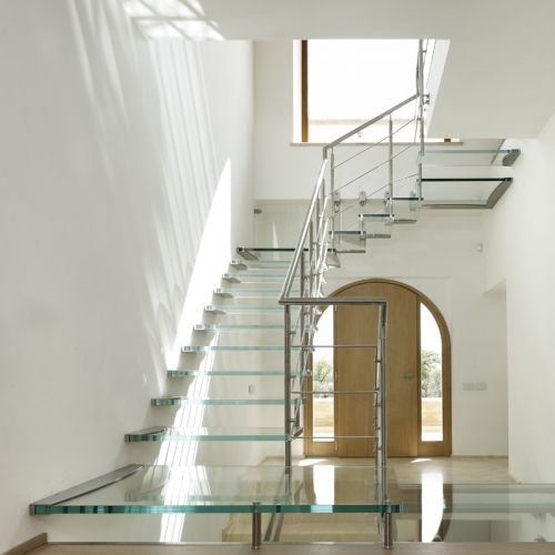 Archisio - Showroom di Lucacrea - Lucacrea una solida azienda artigianale in continua evoluzioneSpecializzata nella progettazione realizzazione e posa in opera di scale e complementi darredo in ferro e acciaio inoxNata dall