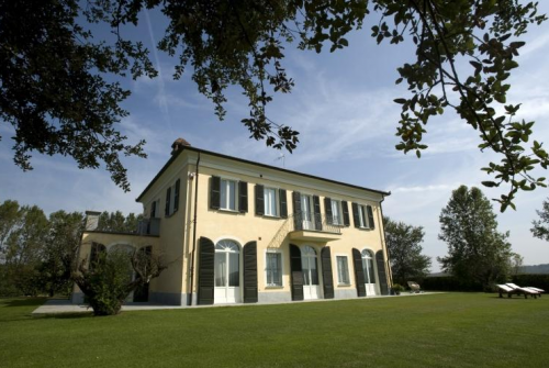 Archisio - Progetto di Atre Studio - Fiorenzo lovisolo si laurea presso la facolt di architettura di milano nel 1993 ed oggi iscritto allordine degli architetti di torinoNel 1995 inizia la libera professione dal 19