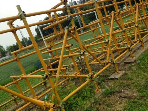 Archisio - Lavoro di Elag 2002 Ponteggi - Lazienda elag 2002 ponteggi specializzata nella fornitura di impalcature che garantiscono una grande sicurezza e sono installate da un personale altamente qualificato La ditta un punto di rife