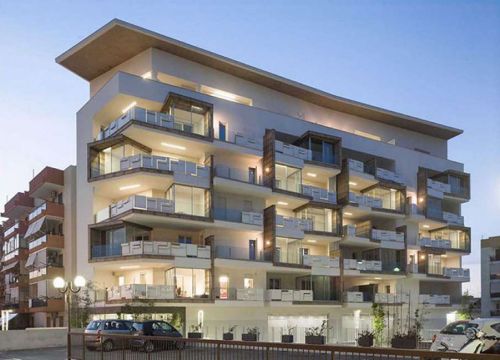 Archisio - Lavoro di Pedone Working - Pedone working srl con il suo gruppo vanta oltre 60 anni di attivit nel campo delledilizia e una specifica esperienza decennale nella costruzione di edifici eco-sostenibili ed efficienti