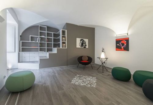 Archisio - Progetto di Morena Rita Piana - Laureata in architettura al politecnico di milano nel 1993 con una tesi sui trend dellilluminazione negli spazi espositivi ho intrapreso fin da subito lattivit di light designer aprendo nel 1996