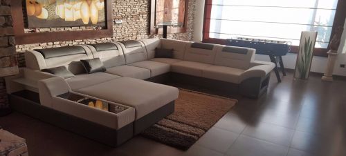 Archisio - Showroom di Divanova Srl - Divanova una realt italiana fondata nel 2015 che commercializza divani e tavolini per larea living la cui proposta caratterizzata da un design unico moderno e minimale