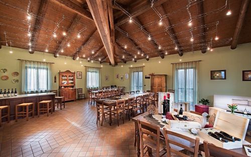 Archisio - Lavoro di Stefano Carniccio - Fotografia di interni per strutture ricettiveFotografia still life di piccoli oggetti per cataloghiFotografia per cantine vinicole e ristoranti