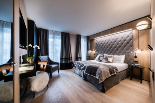 Archisio - Lavoro di Vito Corvasce - Vito corvasce nasce a barletta nel 1986 sin da giovanissimo si appassiona al mondo della fotografia e cresce professionalmente lavorando in unagenzia di comunicazione Dopo aver maturato esperienza