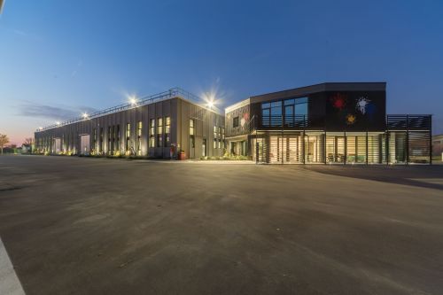 Archisio - Lavoro di Lorenzo Piano - Fotografo indipendente con base a bologna e operante in tutta europaLorenzo piano un fotografo professionista con sede a bologna operante a livello nazionale ed internazionale Si occupa di