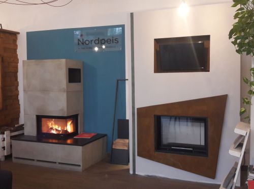 Archisio - Lavoro di Recamino Spazzacamino Pulizia E Installazione Canne Fumarie E Camini - Re Camino nata nel 2007 dopo anni di esperienza nel settore Specializzata nella manutenzione di camini canne fumarie e caldaie unazienda giovane e dinamica che opera nella zona di parma r