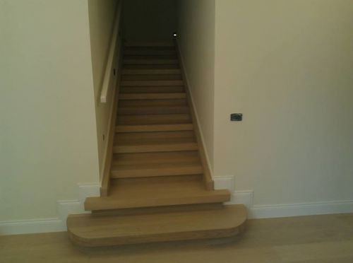 Archisio - Showroom di Arredo Legno - Arredo legno effettua fornitura e posa in opera di parquet rilevigatura parquet esistente rivestimenti muraliscale in legno laminati eccaziende di forniture tutte italiane con certificazioni al