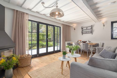 Archisio - Showroom di Tonalite - Cultura di progettoI prodotti tonalite sono ideati e sviluppati per essere lelemento con cui dare forma alla creativitStudiati sulla base di unampia gamma cromaticae con una variet