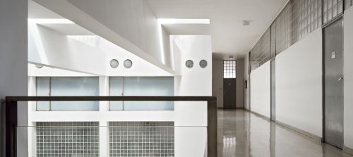 Archisio - Lavoro di Enrico Cano Fotografo - Specializzato in fotografia di architettura collabora con diversi architetti in italia e allesteroHa contribuito con le sue fotografie alla realizzazione di diverse mostre di architetturaColla