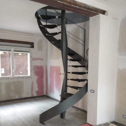 Archisio - Showroom di Giqua Consulenze - Realizziamo da 40 anni scale su misura in legno acciaio e vetro con al cura artigianale del made in italy