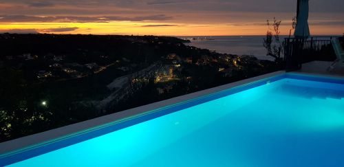 Archisio - Showroom di Carlini Service Di Carlini Williams - Salve a tutti mi chiamo williams titolare della carlini service realizziamo piscine su misura di qualsiasi forma materiali e dimensione dalle classiche in cemento armato ai casseri eps le prefa