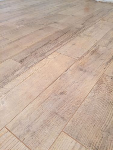 Archisio - Lavoro di Buson Marco - Dal 1998 mi occupo della posa in opera di pavimenti e rivestimenti inSpc lvt laminato gres