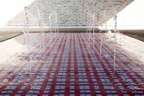 Archisio - Lavoro di Forme Dacqua - Azienda specializzata nella progettazione e realizzazione di fontane da esterno interno e giochi dacquaForme dacqua vuole dare forma ai vostri progetti realizzando fontane in grado di emozi