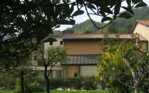 Archisio - Progetto di Architetto Emanuela Pin - Larchitetto emanuela pin si diploma al liceo artistico statale di treviso e si laurea allo iuav di venezia nel 1999 con la tesi un parco tecnologico a vittorio veneto con uno sguardo anche a