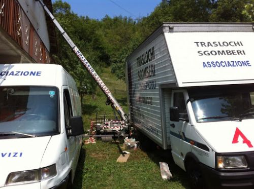 Archisio - Lavoro di Asso 4 Traslochi E Sgombero Locali Torino - Traslochi e trasporti professionali economiciOgni volta che si deve effettuare un trasloco o semplicemente si devono trasportare dei beni degli arredi o materiali di qualsiasi genere uno dei princ