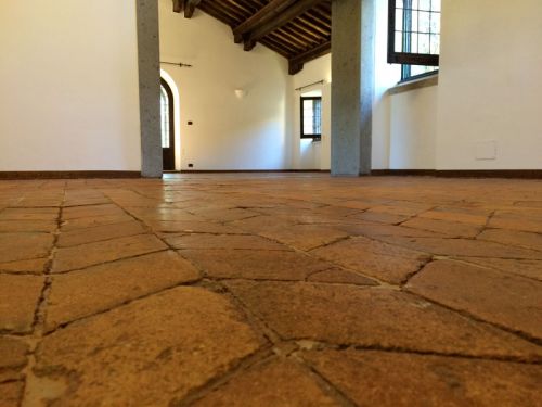 Archisio - Lavoro di Mr Multiservice Trattamento Pavimenti Roma - Trattamento pavimenti roma unimpresa che da sempre persegue lobiettivo di soddisfare le esigenze dei propri clienti siano essi privati o aziende Esegue trattamenti su superfici preziose e del