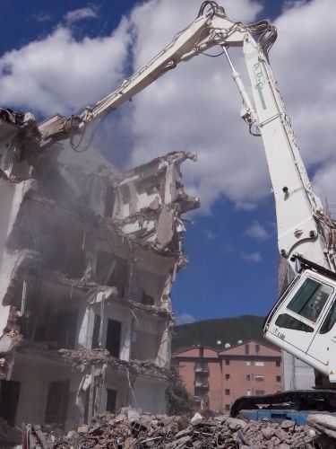 Archisio - Lavoro di Di Duca Costruzioni Srl - Demolizioni e frantumazioni in cantiere- scavi- opere stradali ponti- acquedotti e fognature - opere fluviali- trivellazioni- trasporto