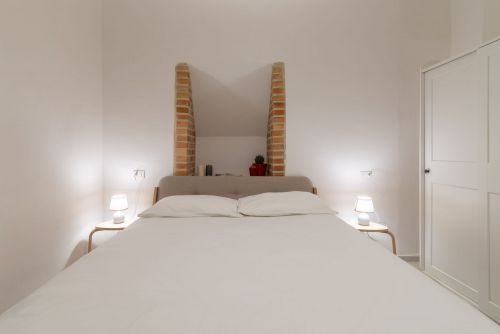 Archisio - Lavoro di Sabrina Pezzoli - Un po di me Mi chiamo sabrina e sono entrata nel mondo della fotografia da bambina quando mio pap mi portava in camera oscura Ricordo ancora la magia della carta che prendeva vita dento a una