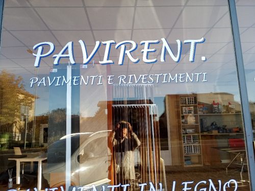 Archisio - Showroom di Pavirent Srl - Pavirent srl effettua la vendita e posa di pavimenti in pvc lvt moquette laminati parquette a milano e provincia