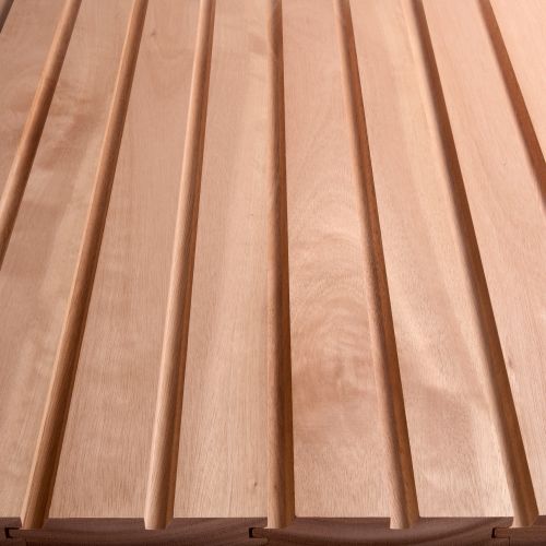 Archisio - Lavoro di Zennaro Legnami Srl - Selezioniamo il meglio del legno e lo trasformiamo in pavimenti e rivestimenti da esterno