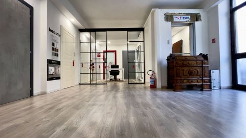 Archisio - Showroom di Edp Emporio Delle Porte - Febbraio 2011 nasce una nuova azienda nasce edp emporio delle porte Fondata da antonio trapasso a seguito di una trentennale esperienza nel settore edp unazienda specializzata nella vendita