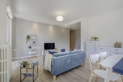 Archisio - Progetto di Eukalipto Studio - Ciao siamo monika e daniele di eukalipto studioSiamo esperti in home staging fotografia immobiliare e dinternivalorizzazione e marketing immobiliare La nostra missione e passione far emerge