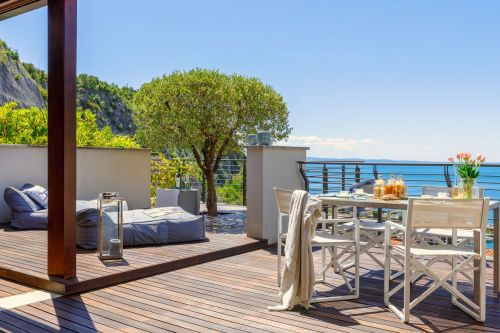 Archisio - Lavoro di Cristian Deklic Photography - Fotografo di interni architettura e immobiliare pilota drone certificato easa a1-a3-a2